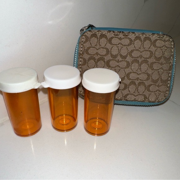 Coach Mini Triple Pill Case Khaki Signature C's With Blue Trim With Pill Bottles - Picture 14 of 15